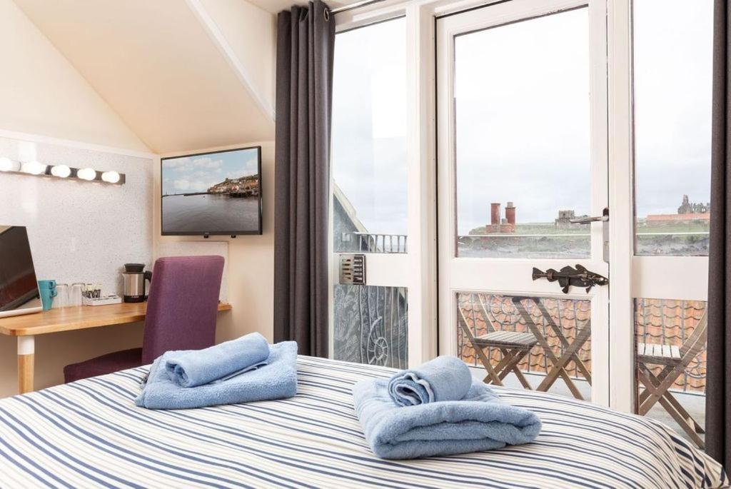 Silver Street Suites Вітбі Екстер'єр фото